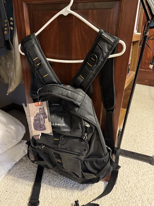 Sale Photo Thumbnail #10: New Field & Stream Day Pack