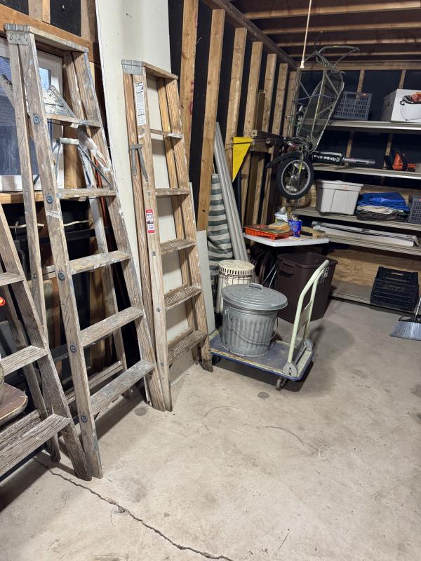 Sale Photo Thumbnail #109: Ladders