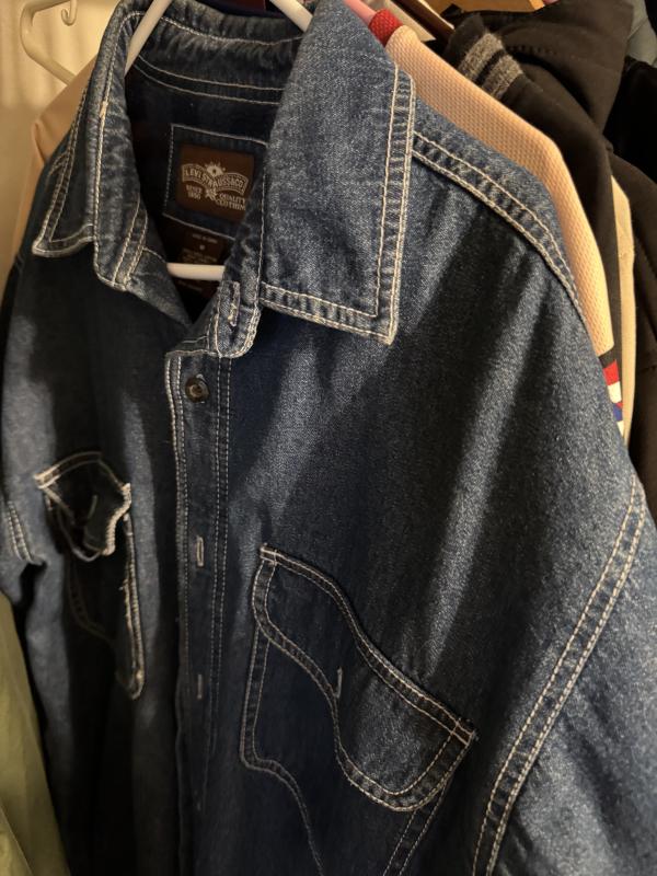 Sale Photo Thumbnail #16: Levi’s Jacket 