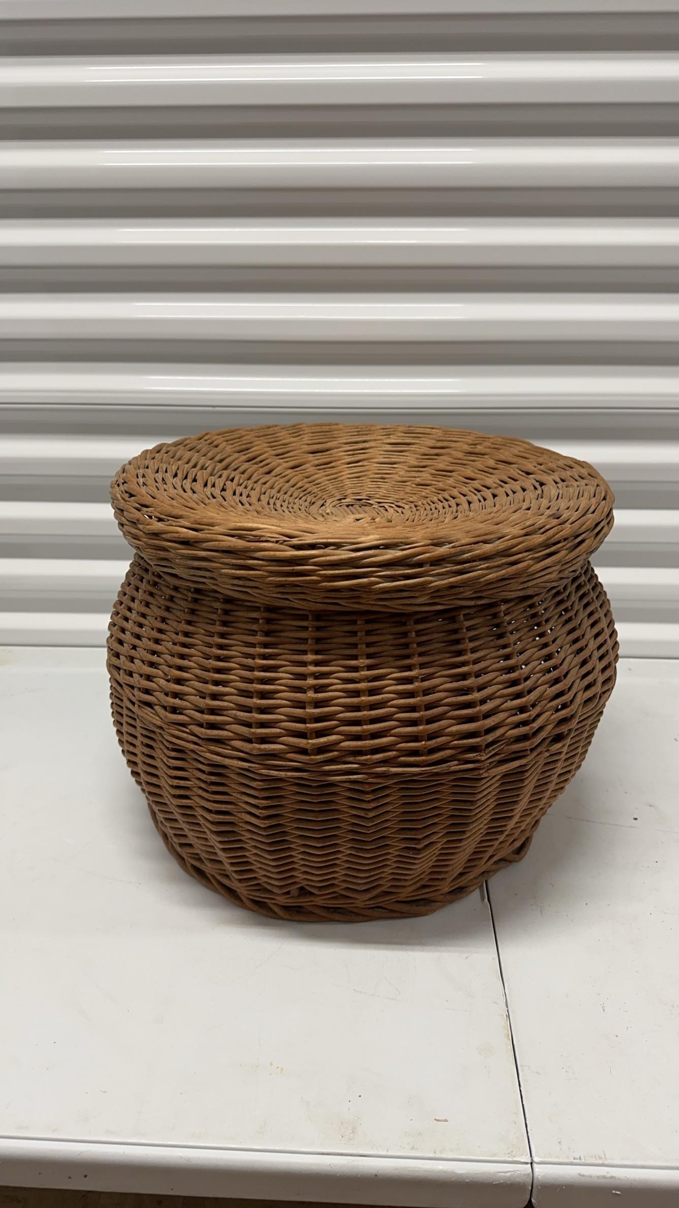 Large Lidded Basket (or Small Hamper)