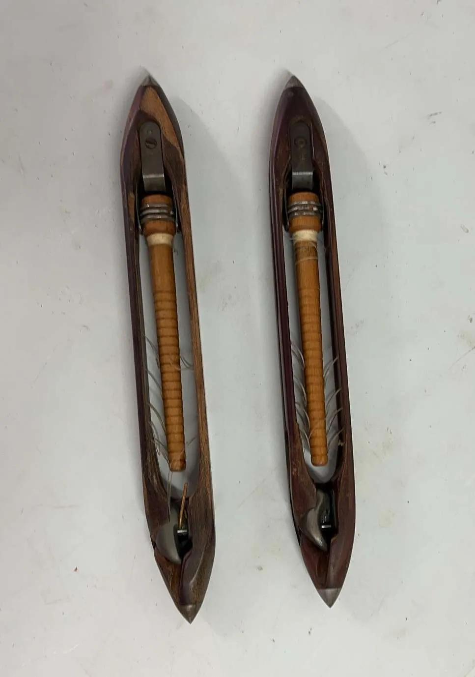 Pair of Loom Shuttles with Bobbin