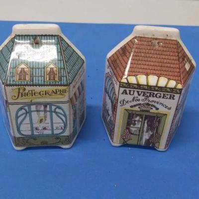 Estello Village Houses Salt and Pepper Shakers