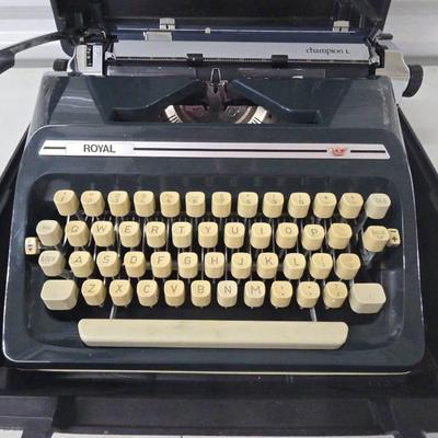 Royal Typewriter 