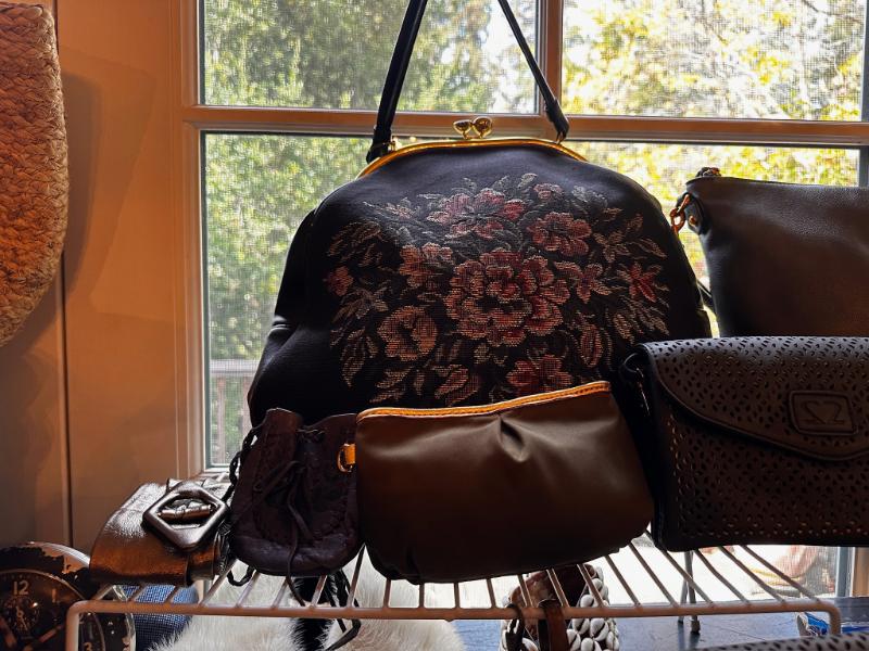 Sale Photo Thumbnail #546