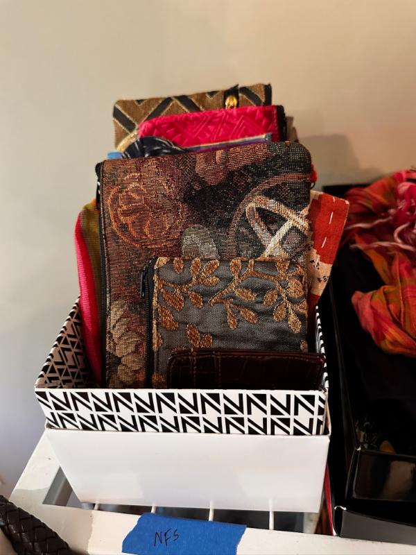 Sale Photo Thumbnail #563