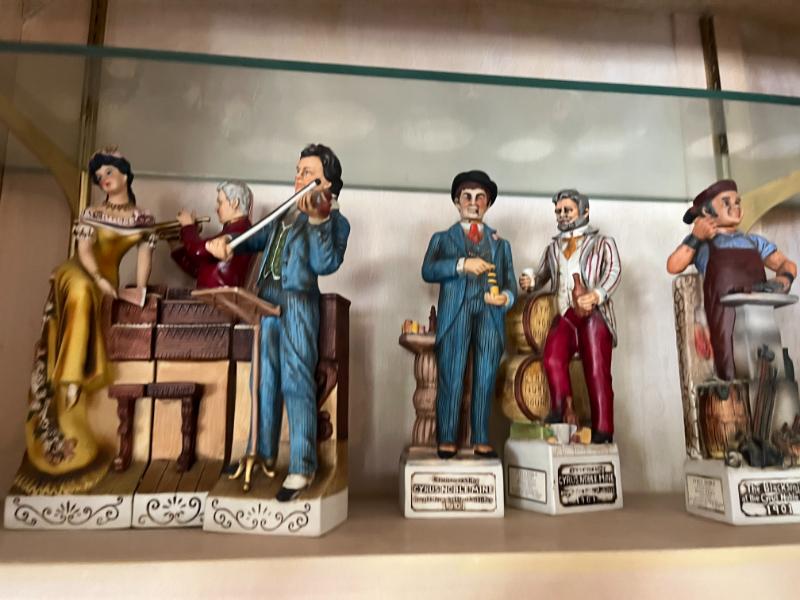 Sale Photo Thumbnail #141