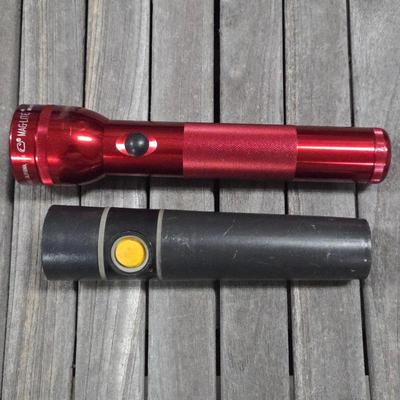 Lot #163 - Maglite & Eveready Flashlights