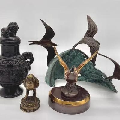 Decorative Sculptures and Vase, Qty 4