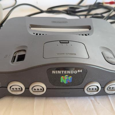 Nintendo N64 with Two Controllers + Seven Games
