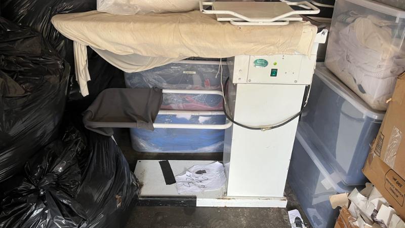 Sale Photo Thumbnail #8: Industrial vacuum ironing board