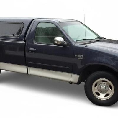 2000 Ford F-150 XLT Triton V8 Truck with Camper Shell (4x2) 
