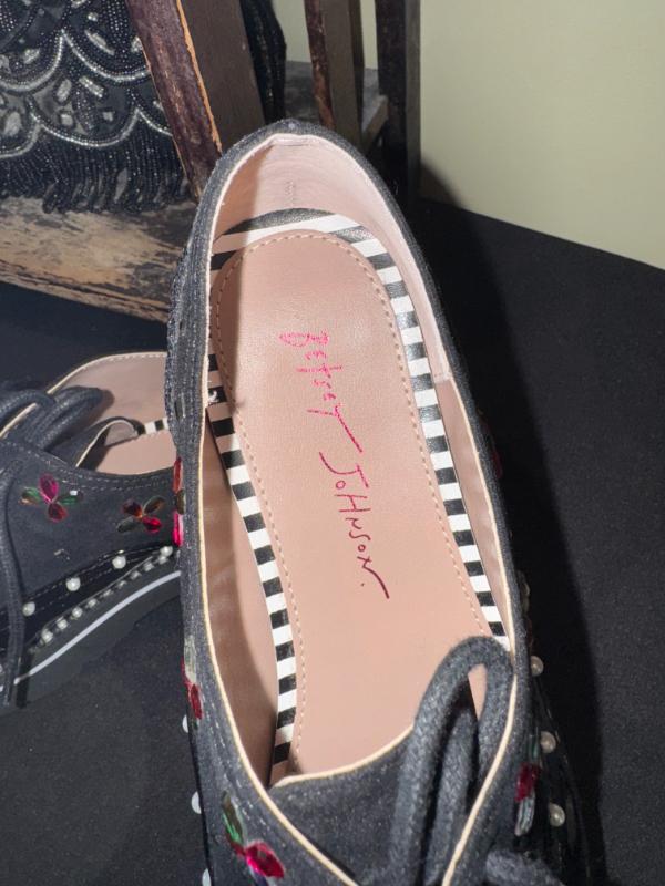 Sale Photo Thumbnail #150