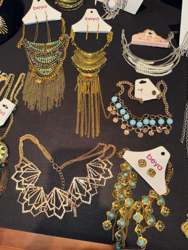 Sale Photo Thumbnail #244