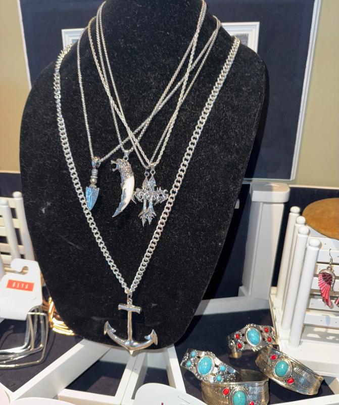 Sale Photo Thumbnail #242