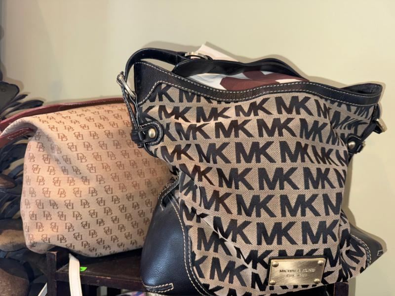 Sale Photo Thumbnail #146