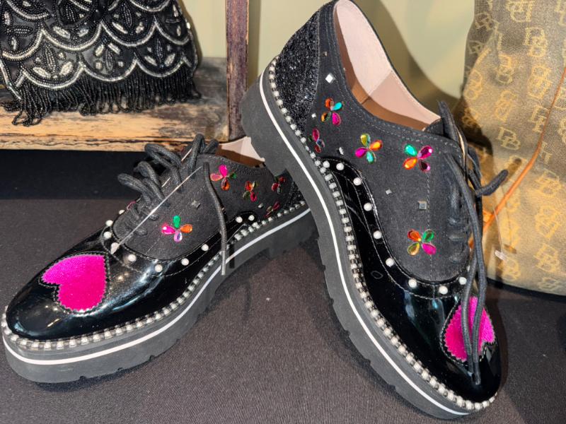 Sale Photo Thumbnail #149