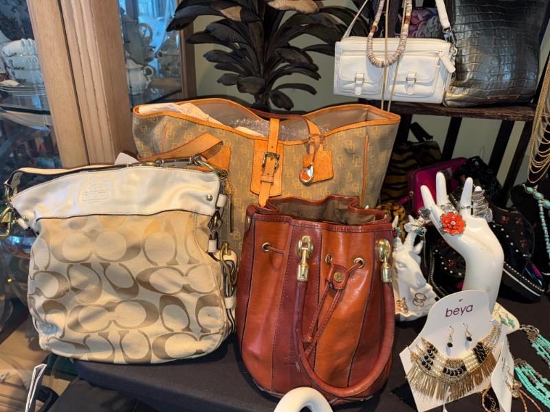 Sale Photo Thumbnail #257