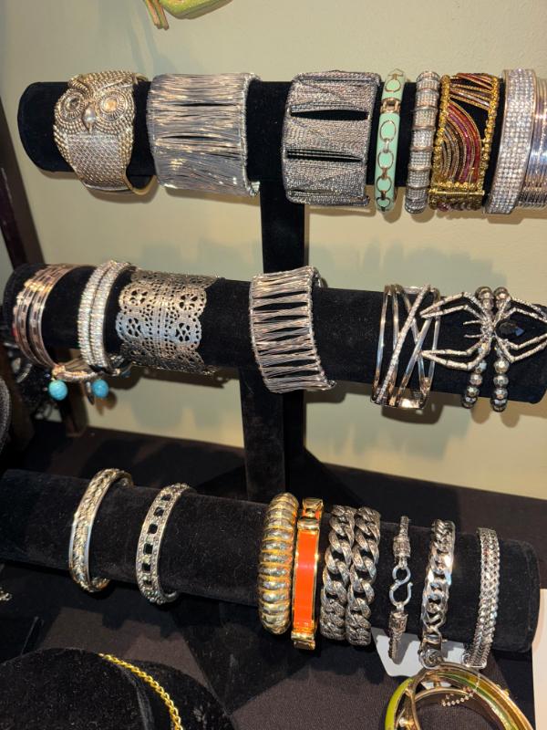 Sale Photo Thumbnail #245