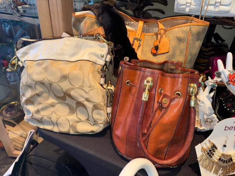 Sale Photo Thumbnail #256