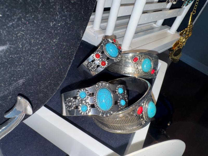 Sale Photo Thumbnail #252