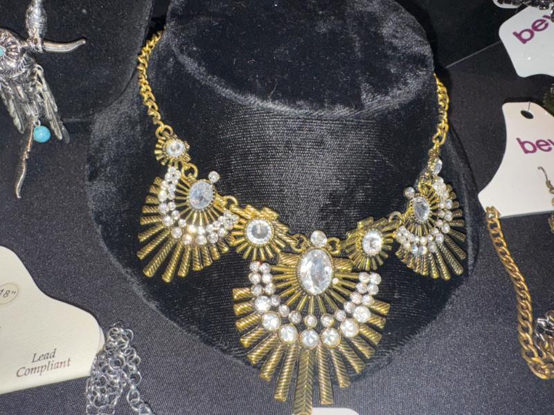 Sale Photo Thumbnail #248