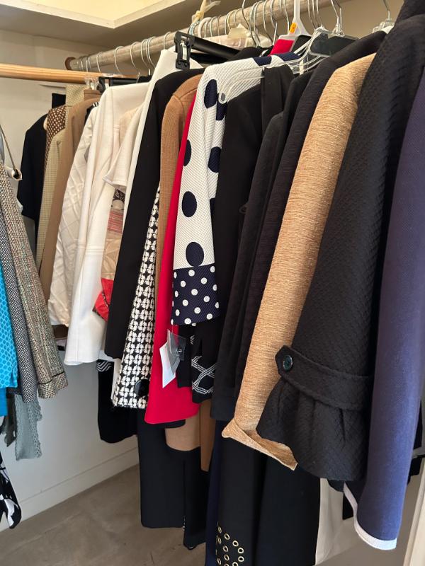 Sale Photo Thumbnail #174