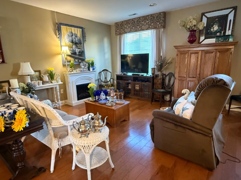 Sale Photo Thumbnail #22