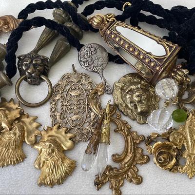 Golden Ornate Crafting Pieces 