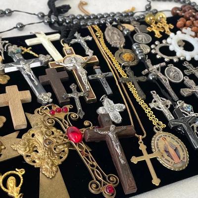 Religious Jewerly, Necklaces, Medallions, Crosses, Rosaries And More, 50+Pcs 
