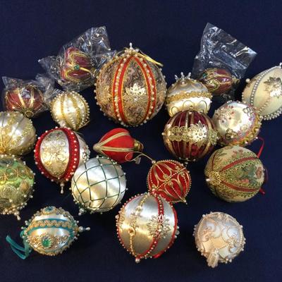 Push Pin Handmade Beaded Ornament Balls (19pcs)
