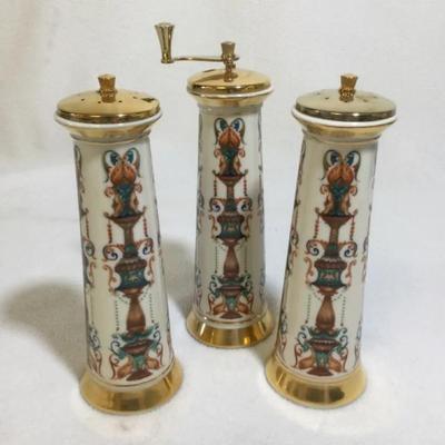 Lenox Lido Porcelain Salt & Pepper Shakers 24K Gold Details 3pc.