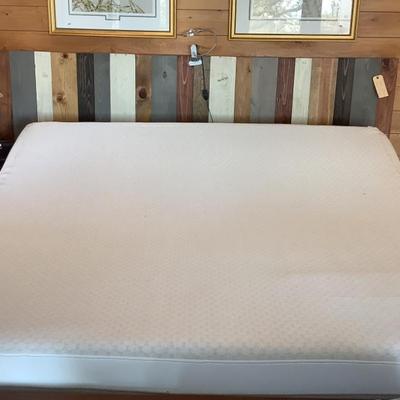 $585 King Size Sleep Number Bed with 2 remotes 