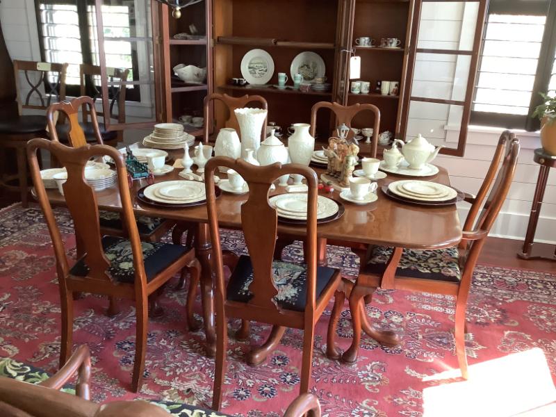 Sale Photo Thumbnail #4: $550 Duncan Phyfe solid wood dining table-30:H 66"L 44"W with 3 leaves measuring 14" each
