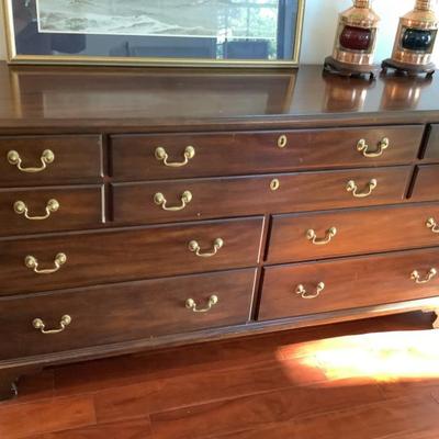 $350 Henkel-Harris Mahogany dresser dovetail 10 drawers 34"H 66"W 20"depth
