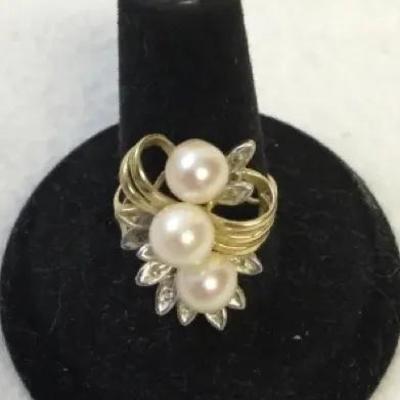 14k Gold Pearl Ring