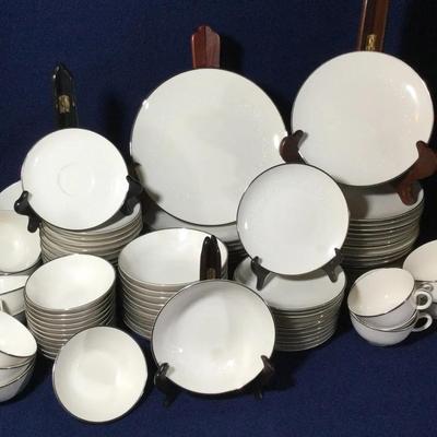 Noritake Ivory China #7527 MontBlanc Pattern 99 Piece Set
