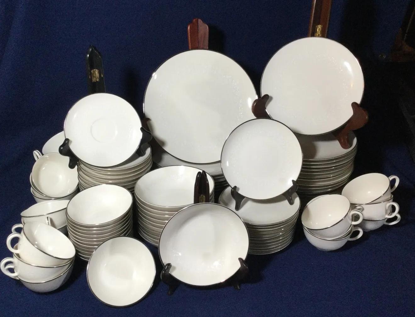 Noritake Ivory China #7527 MontBlanc Pattern 99 Piece Set