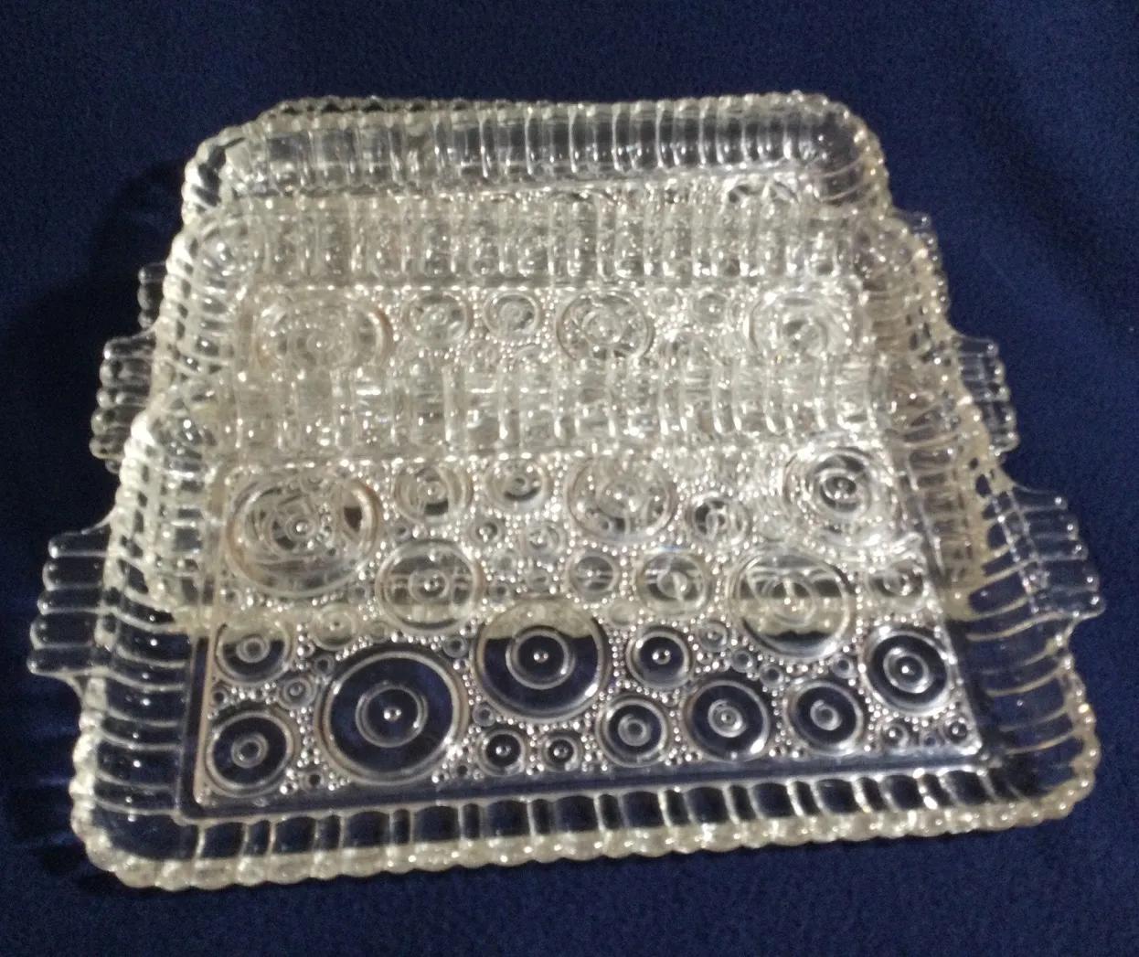 Anchor Hocking Colonial Lady 4pc, Serva 2pc. Snack Trays