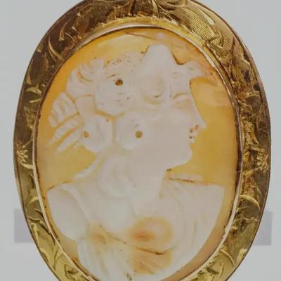 10K Gold Shell Cameo Brooch / Pendant - 1.5" Long