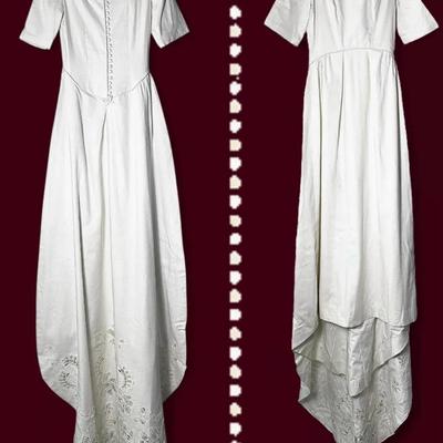 Vintage 60s Handmade Ivory Linen Bridal Gown with Lace Inset Chapel Train & Button Back - XS/S