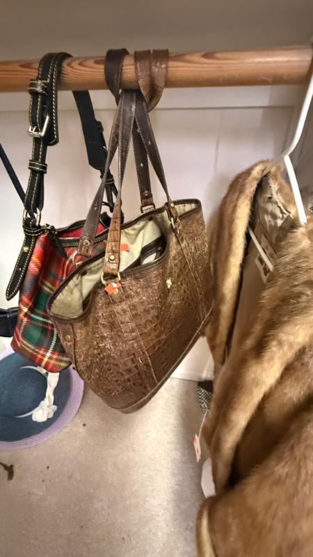 Sale Photo Thumbnail #102