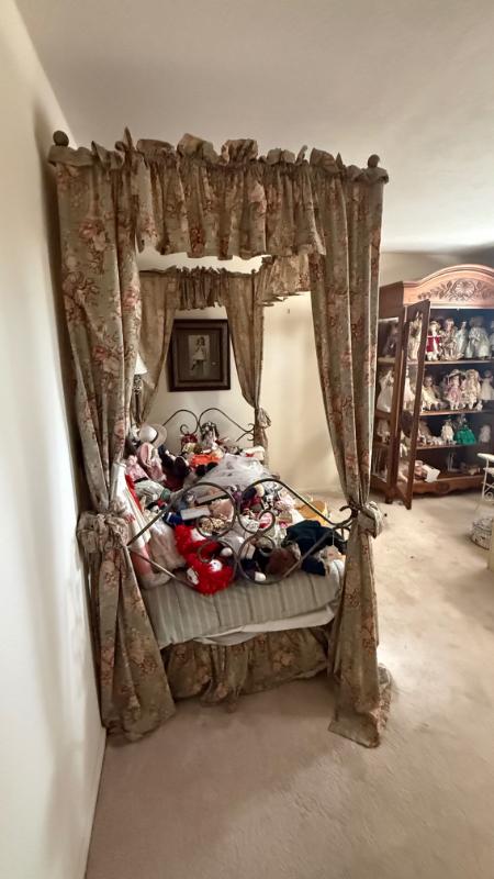 Sale Photo Thumbnail #88