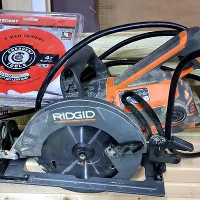 Ridgid Circular Saw with Extra Crescent Blade