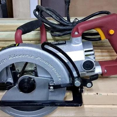 Chicago Electric Circular Saw – Powers On