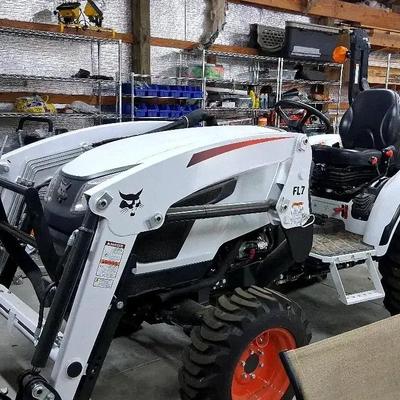Bobcat CT2025 Compact Tractor with Loader and Forks – Only 46 Hours