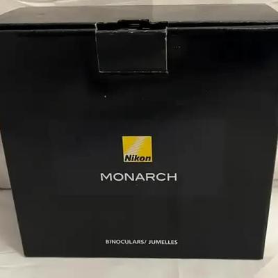 Nikon Monarch M5 8x42 Binoculars in Original Packaging