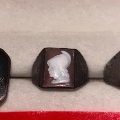 2 Silver Rings & 1 Silver Cufflink 