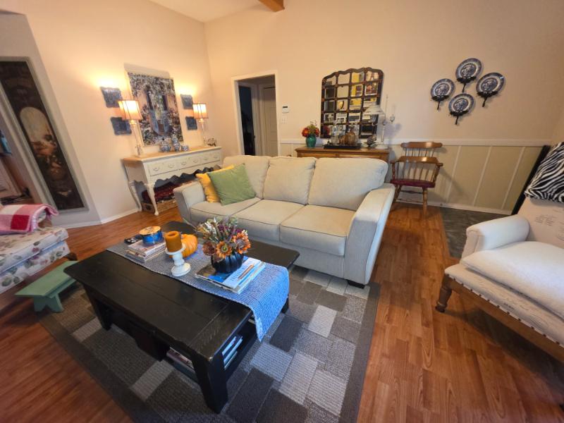 Sale Photo Thumbnail #152