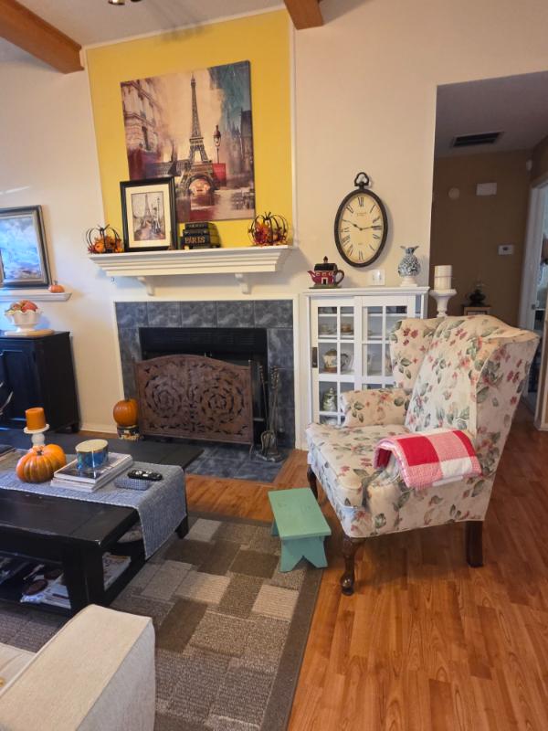 Sale Photo Thumbnail #142