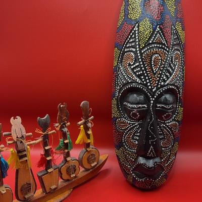 AZ942J Decorative Tiki Mask And Miniature Wooden Instruments
